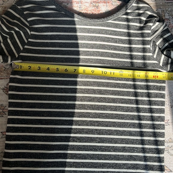 OBEY Pullover Sweatshirt Black and White Stripes Closet Staple Basic - Picture 3 of 7